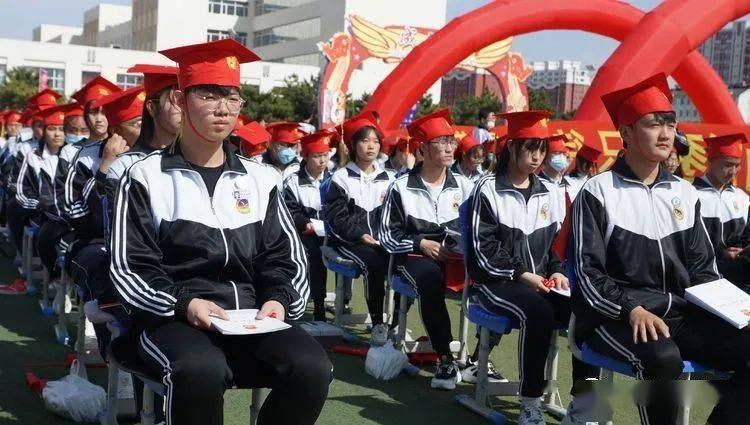 37岁女星张馨予险毁容!被“低温烫伤”脸部脱皮,急需细心调养